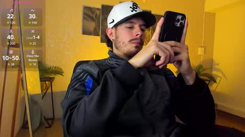 Snapshot of nils_saint chatting on February 15, 4:42 am Nils online show from February 15, 4:42 am