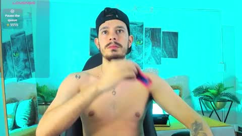 Snapshot of nils_saint chatting on February 23, 8:06 pm Nils online show from February 23, 8:06 pm