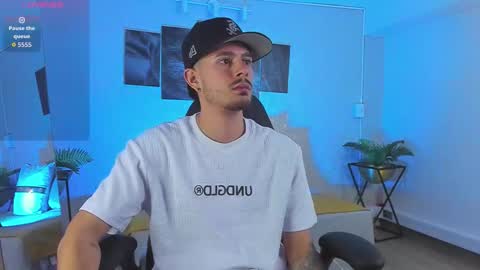 Snapshot of nils_saint chatting on March 3, 3:01 am Nils online show from March 3, 3:01 am