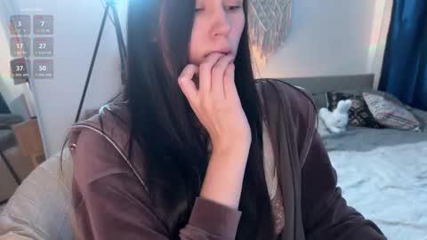 Jennet online show from September 18, 1:24 pm