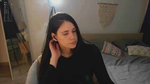 Jennet online show from November 18, 6:12 pm