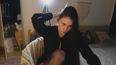 Jennet online show from November 26, 5:36 pm