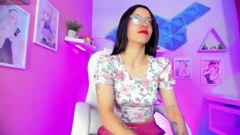 Snapshot of nina__dixon chatting on January 23, 8:13 pm Nina online show from January 23, 8:13 pm