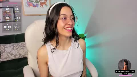 Snapshot of nina__dixon chatting on February 18, 9:09 pm Nina online show from February 18, 9:09 pm