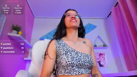 Snapshot of nina__dixon chatting on March 6, 4:41 am Nina online show from March 6, 4:41 am