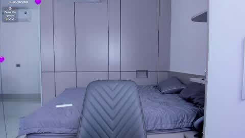 Nina online show from April 6, 2:20 am