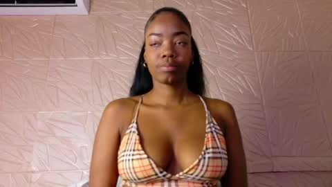 Snapshot of nina_bae_ chatting on June 6, 8:57 pm nina_bae_ online show from June 6, 8:57 pm