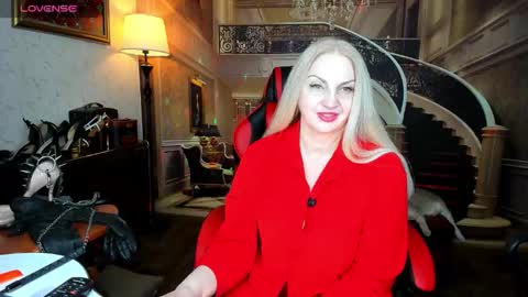 Snapshot of nina_deville chatting on February 17, 11:33 pm Nina online show from February 17, 11:33 pm
