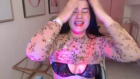 Snapshot of nina_harpper_ chatting on December 2, 1:05 pm Nina online show from December 2, 1:05 pm