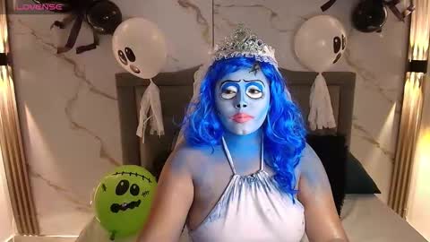  N I N A online show from October 31, 8:32 pm