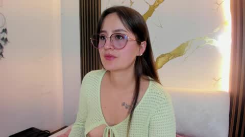Nina online show from June 1, 6:31 pm