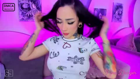  Heyyy guys Im Ninas crazy  online show from December 5, 1:06 pm