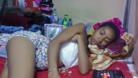 ninaeaa online show from May 14, 9:21 pm