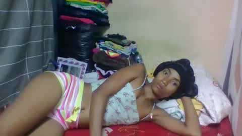 ninaeaa online show from May 21, 9:00 pm