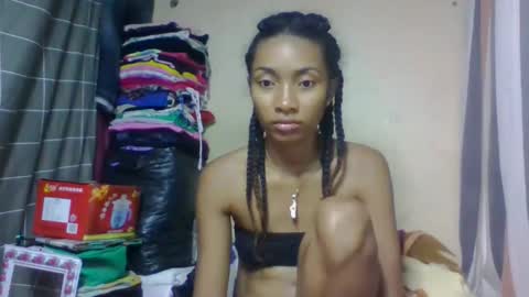 ninaeaa online show from May 25, 10:32 am