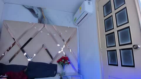 ninahtx online show from November 16, 8:36 pm