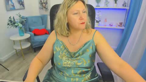 ninastarle online show from May 13, 11:29 am