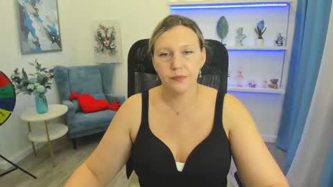 ninastarle online show from May 14, 11:39 am
