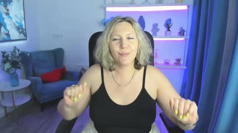 ninastarle online show from May 21, 11:39 am