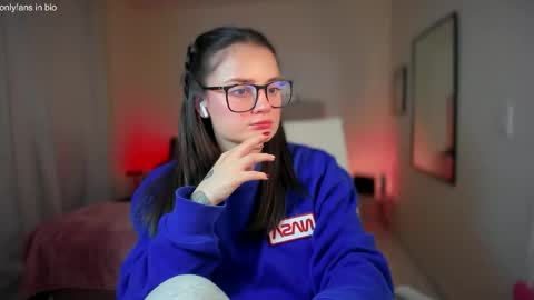 ninavolkov online show from March 5, 10:32 pm