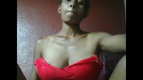 Snapshot of ninie246746 chatting on January 25, 1:41 pm ninie246746 online show from January 25, 1:41 pm