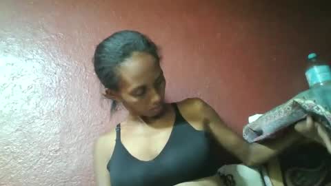 Snapshot of ninie246746 chatting on January 31, 10:10 am ninie246746 online show from January 31, 10:10 am