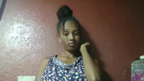 Snapshot of ninie246746 chatting on February 11, 5:16 am ninie246746 online show from February 11, 5:16 am