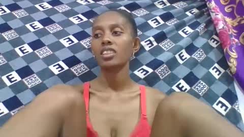 Snapshot of ninie246746 chatting on February 24, 7:06 am ninie246746 online show from February 24, 7:06 am