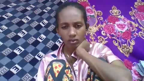 ninie246746 online show from April 26, 5:49 am