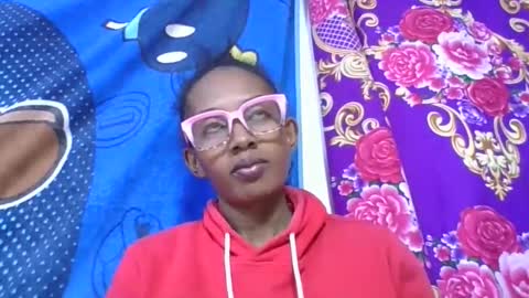 ninie246746 online show from May 9, 6:18 am