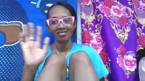 ninie246746 online show from May 14, 8:32 am
