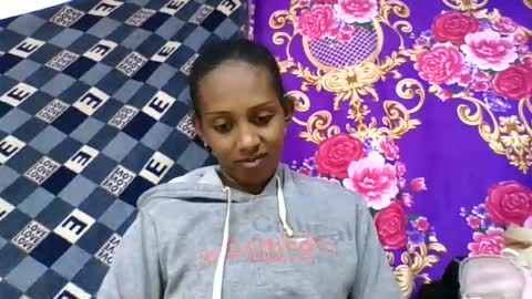 ninie246746 online show from July 1, 5:20 am