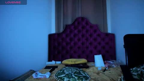Snapshot of ninna_dee chatting on December 9, 7:50 am nina dee online show from December 9, 7:50 am