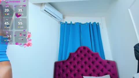 nina dee online show from November 4, 4:44 am