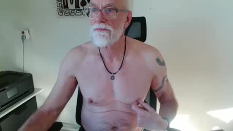 nipplesilverdad55 online show from January 14, 10:54 am