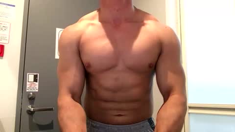 nipspitslover online show from April 9, 11:37 am