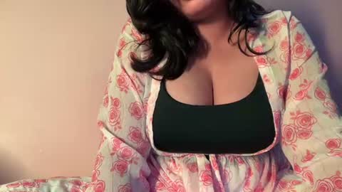 Snapshot of nira_ishq chatting on June 13, 12:47 pm nira_ishq online show from June 13, 12:47 pm