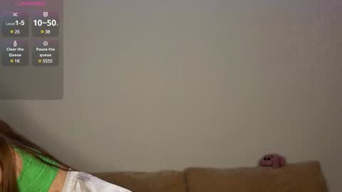 Snapshot of nirvanatwo chatting on December 21, 6:23 pm Lynn online show from December 21, 6:23 pm