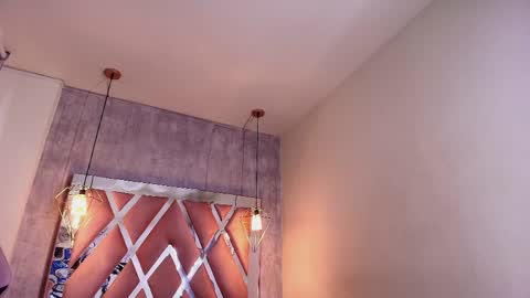  V I C T O R I A   online show from April 12, 11:26 am