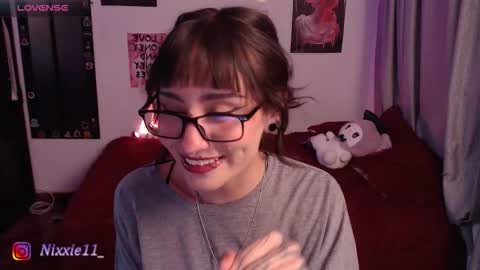 Nixxie  online show from November 6, 1:39 am