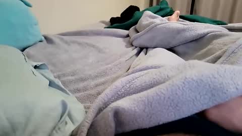 Snapshot of niyo1996 chatting on February 16, 1:24 am niyo1996 online show from February 16, 1:24 am