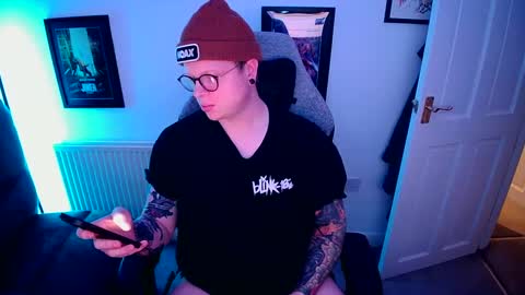 Snapshot of nlrb93 chatting on December 23, 5:43 pm BNate93 online show from December 23, 5:43 pm