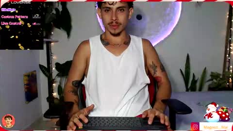 Snapshot of no_face_69 chatting on December 17, 4:29 am x online show from December 17, 4:29 am