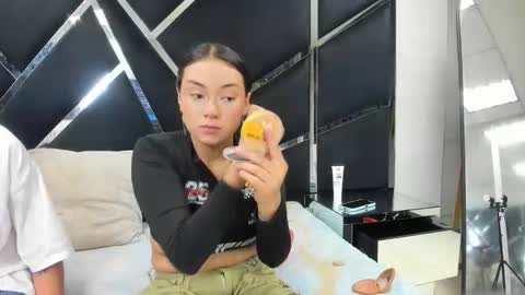 NoaandArez online show from February 14, 3:03 am