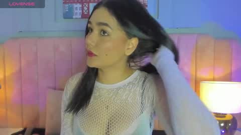 Snapshot of noa_moon chatting on October 30, 11:44 am Noa online show from October 30, 11:44 am