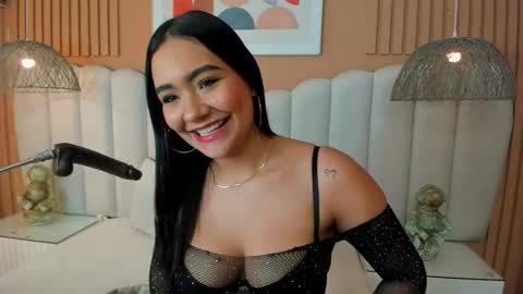 Snapshot of noa_moon chatting on November 16, 2:50 am Noa online show from November 16, 2:50 am