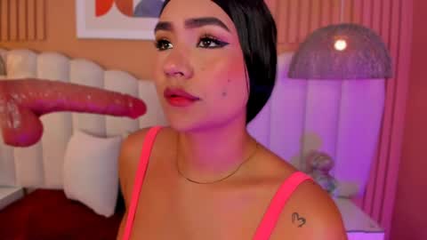 Noa online show from April 18, 2:48 am