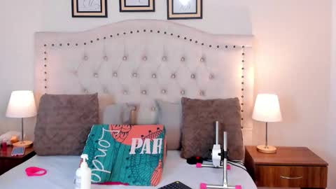 NATHALIA MORENO online show from November 8, 12:16 pm