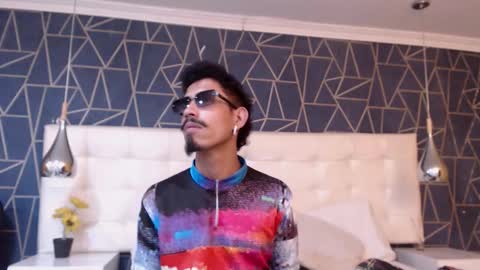 Noah online show from February 17, 8:15 pm