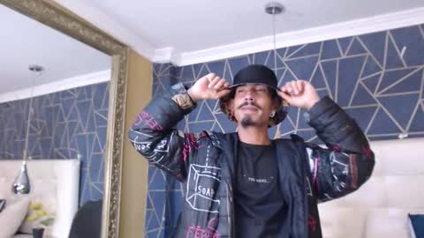 Noah online show from February 24, 7:45 pm